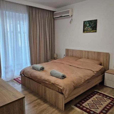 Ferienwohnung Kalpazo Myslym Shyri Tirana Exterior foto
