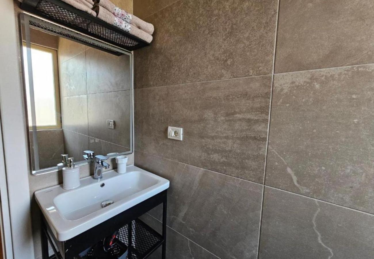 Ferienwohnung Kalpazo Myslym Shyri Tirana Exterior foto