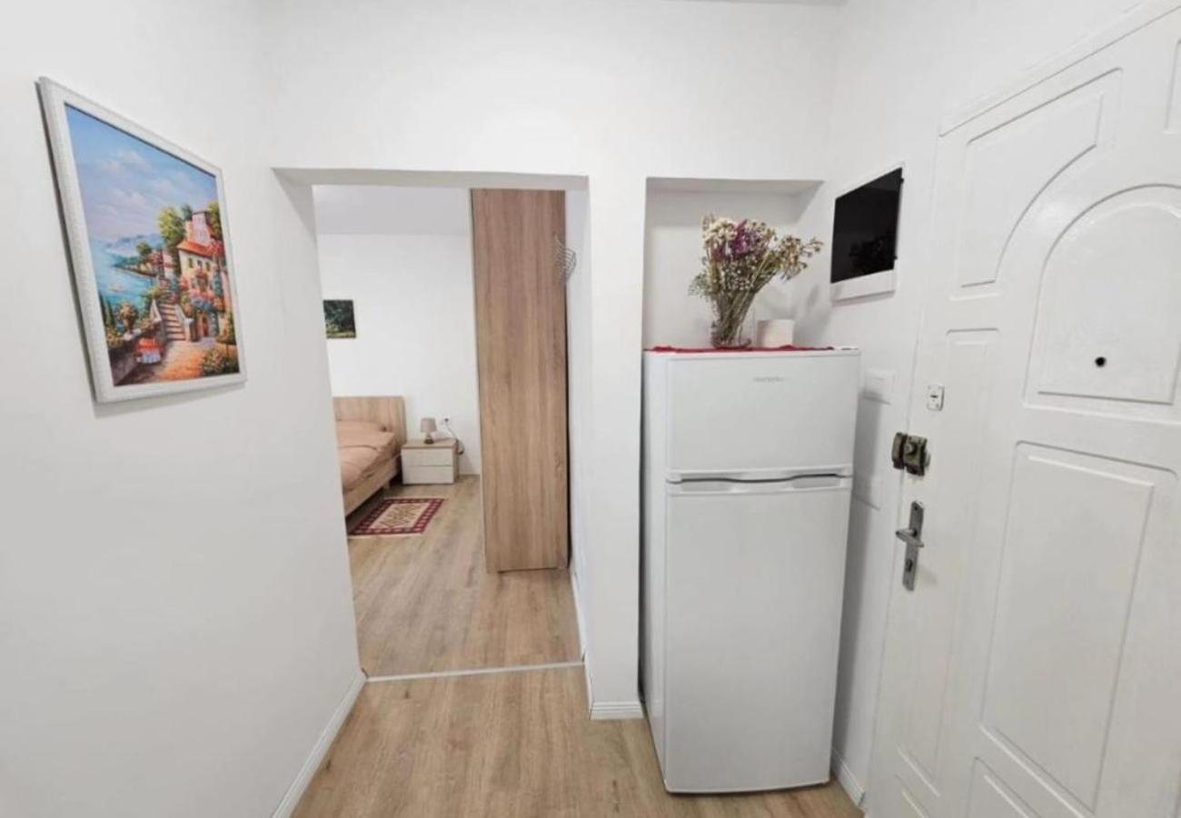 Ferienwohnung Kalpazo Myslym Shyri Tirana Exterior foto