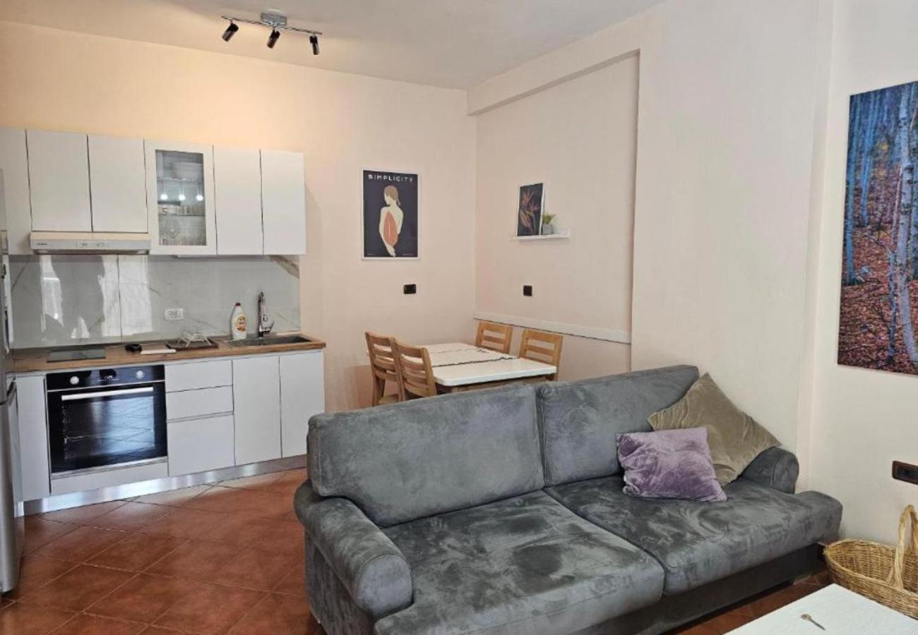 Ferienwohnung Kalpazo Myslym Shyri Tirana Exterior foto