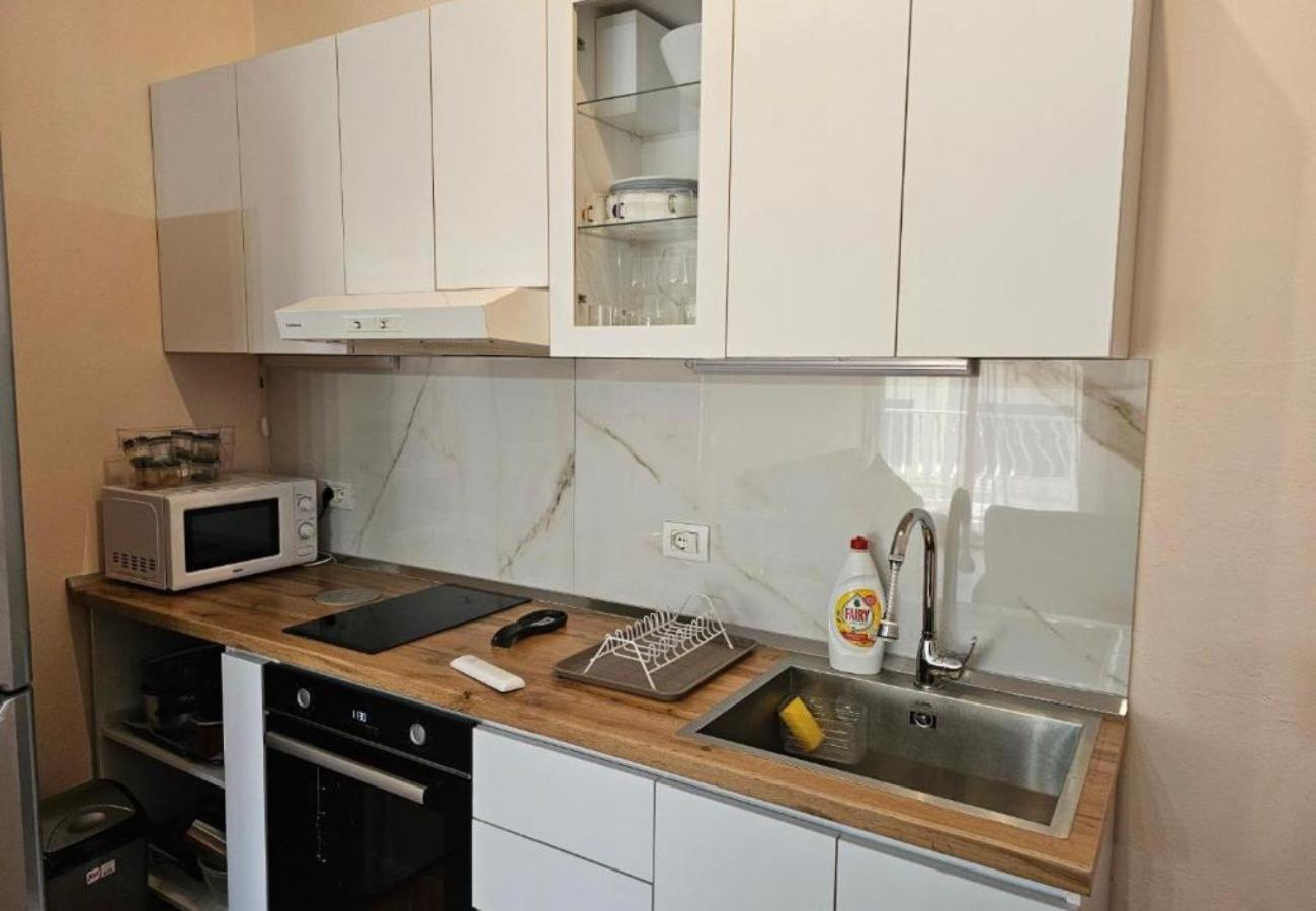 Ferienwohnung Kalpazo Myslym Shyri Tirana Exterior foto