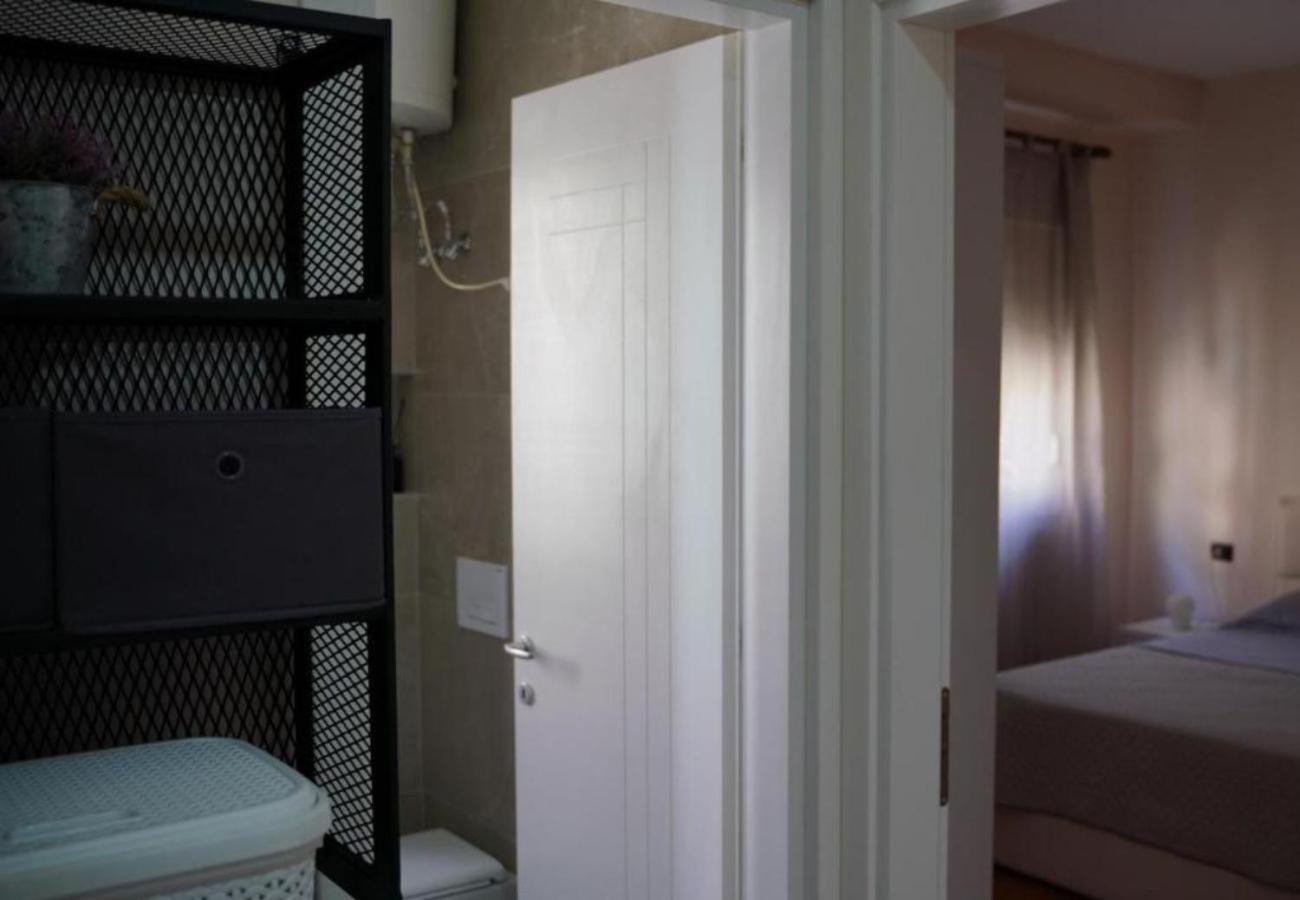 Ferienwohnung Kalpazo Myslym Shyri Tirana Exterior foto